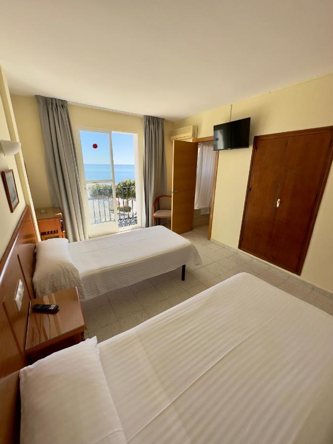 Hotel Cabello Torremolinos Bagian luar foto