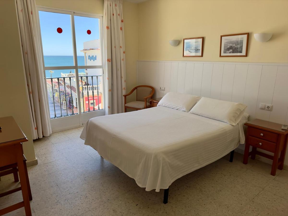 Hotel Cabello Torremolinos Bagian luar foto