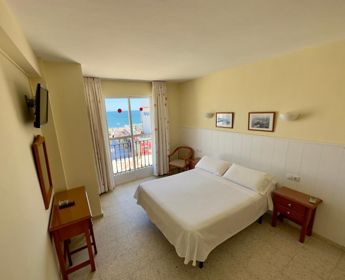 Hotel Cabello Torremolinos Bagian luar foto