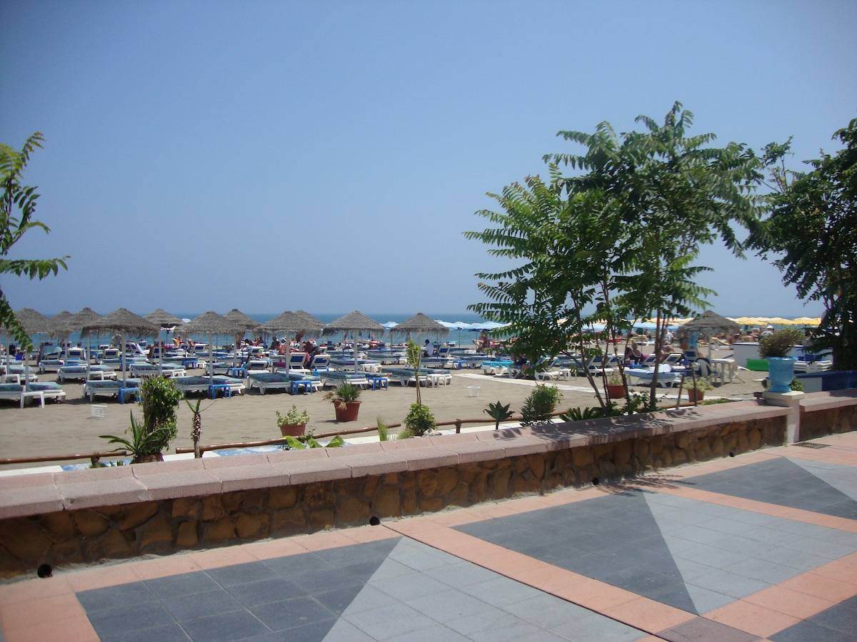 Hotel Cabello Torremolinos Bagian luar foto