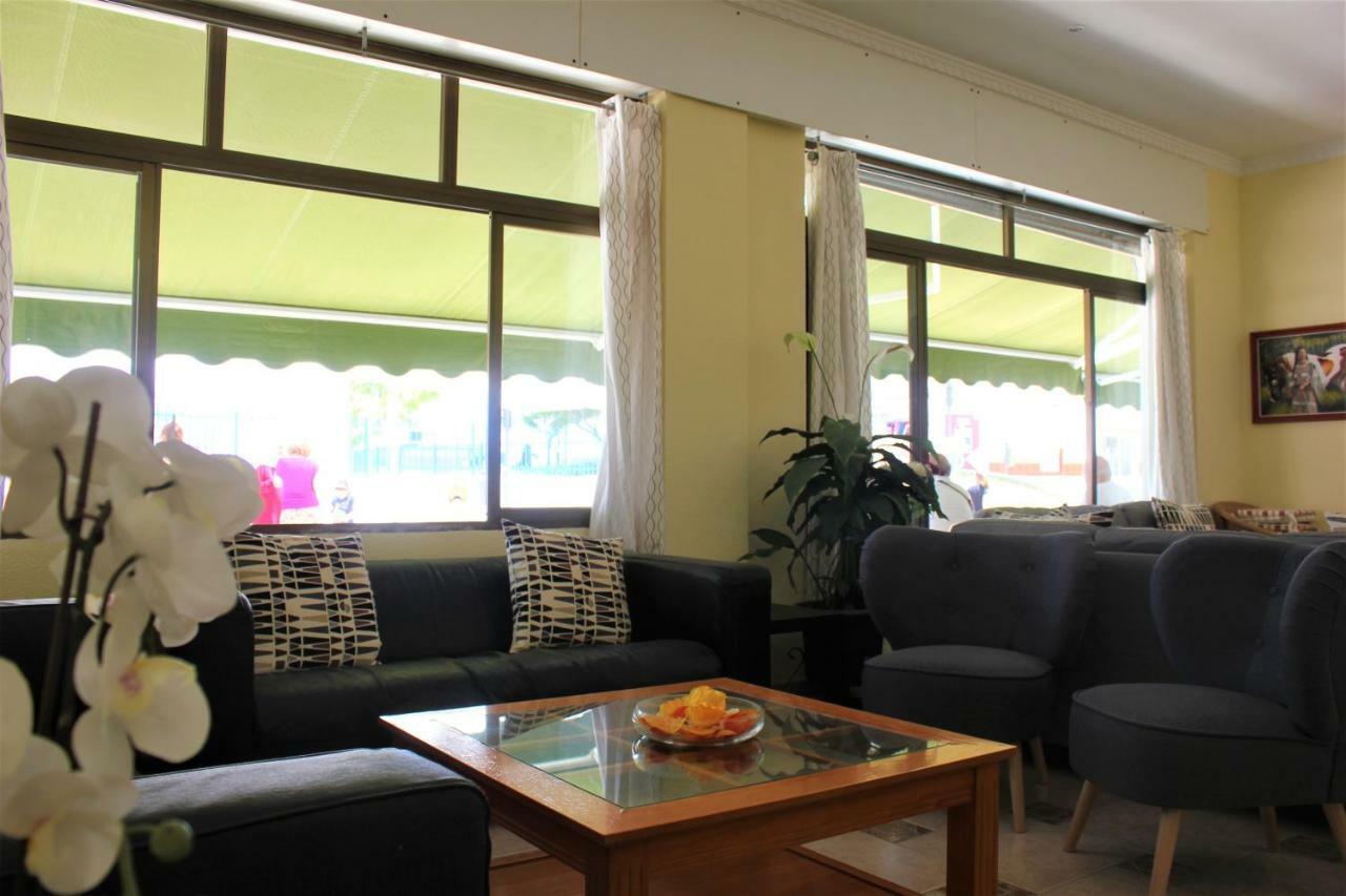 Hotel Cabello Torremolinos Bagian luar foto