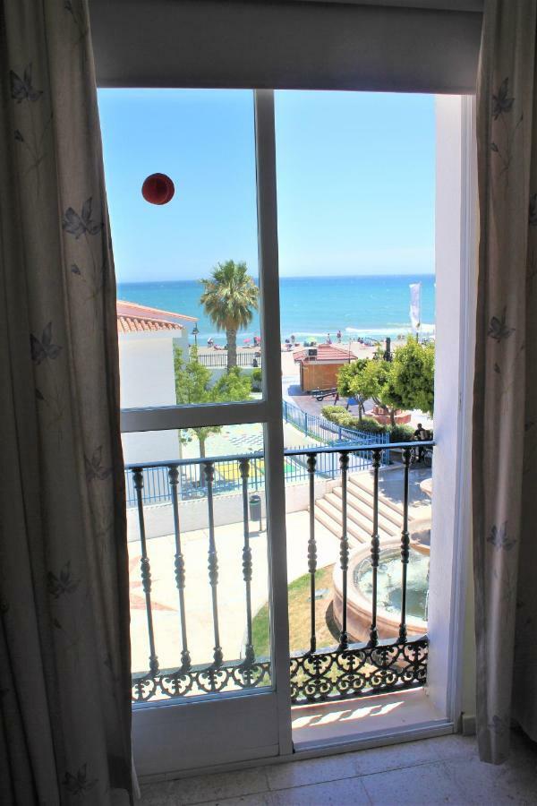 Hotel Cabello Torremolinos Bagian luar foto