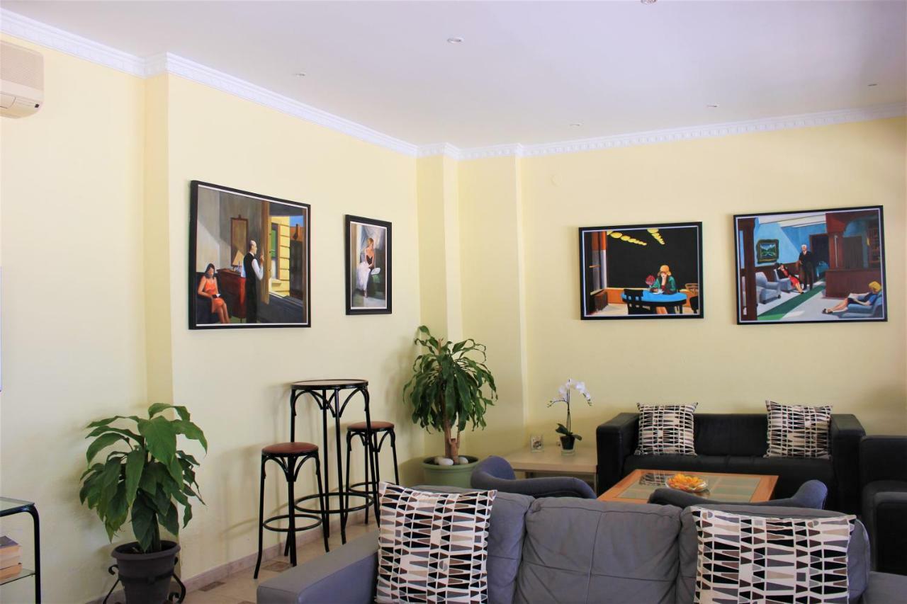 Hotel Cabello Torremolinos Bagian luar foto