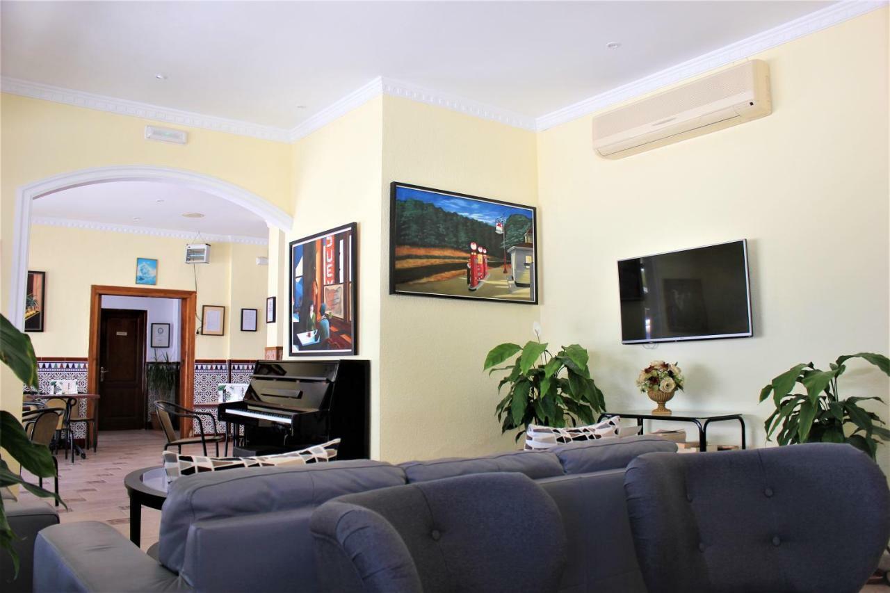 Hotel Cabello Torremolinos Bagian luar foto